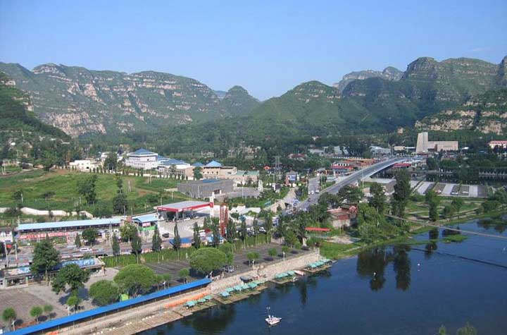 是华北地区惟一以岩溶峰林,峰丛,河谷地貌为特色的自然风景区.