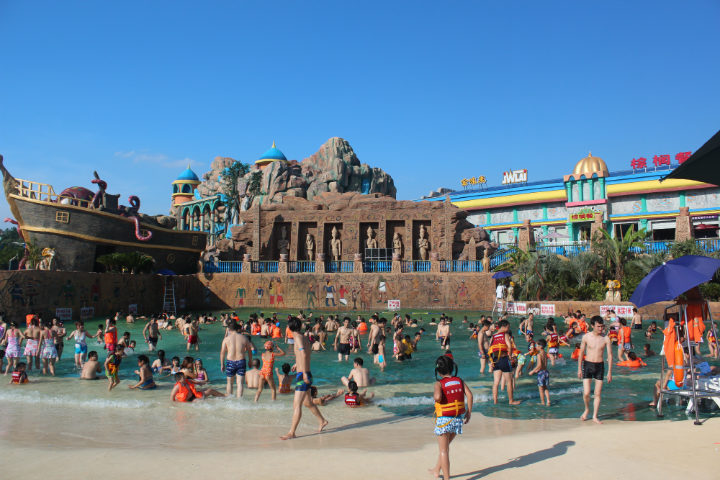 水主题公园项目旅游策划咨询公司:横店梦幻谷水世界现场图
