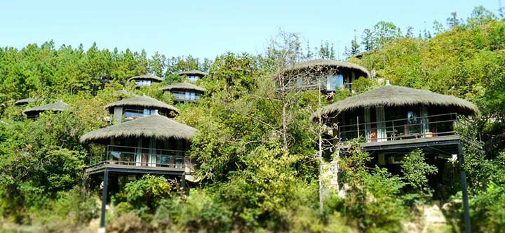 度假地产项目旅游规划设计院：裸心谷度假村夯土屋景观设计实景